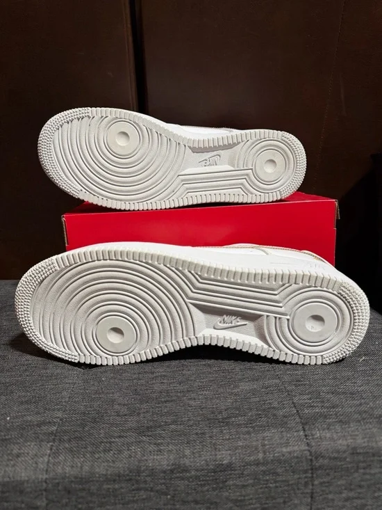 Nike White & Hot Pink Women's Low-Top Sneakers - Picture 6 of 12